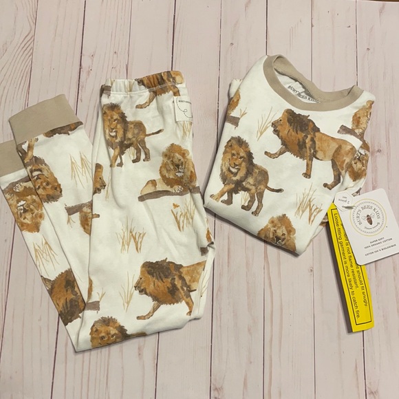 Burt's Bees Other - BURT’S BEES Two Piece Lion PJ’s